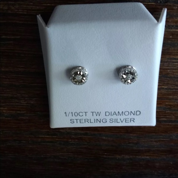 🎉 1/10 CT Natural Diamond Sterling Halo Studs - Picture 3 of 3